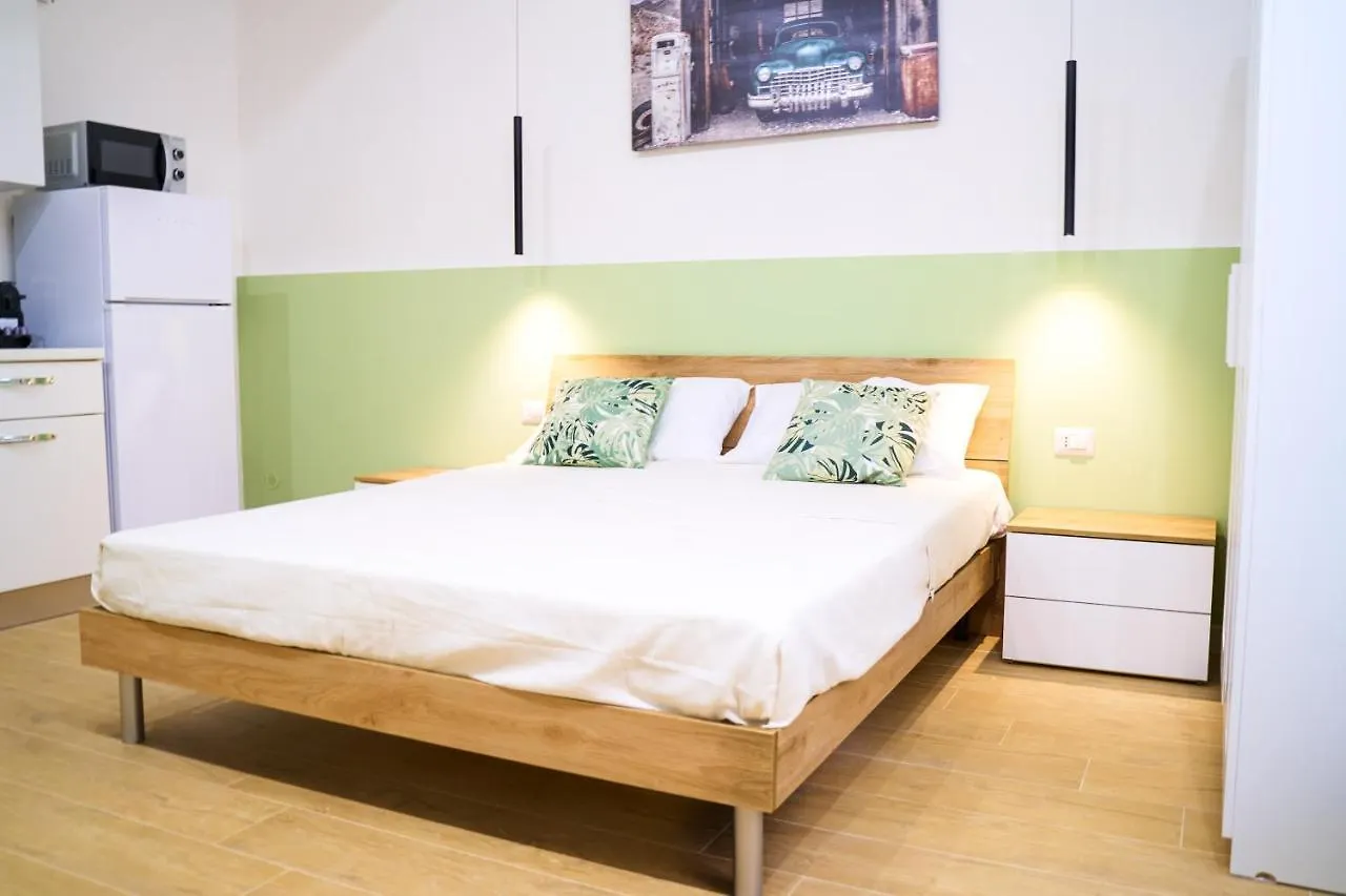 Suite N.1 500Mt Da Policlinico/10Min Da Stazione 巴里